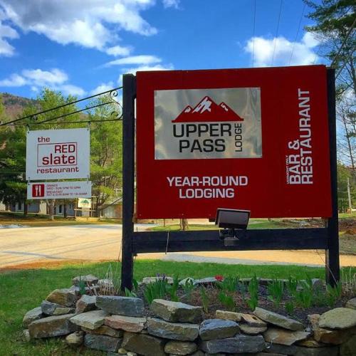 Londonderry Hotel | The Upper Pass Lodge