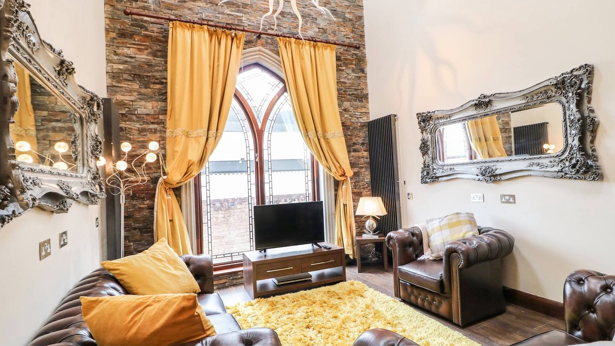 Lisnagunogue Cottage | THE UPPER ROOM, family friendly in Ballymena
