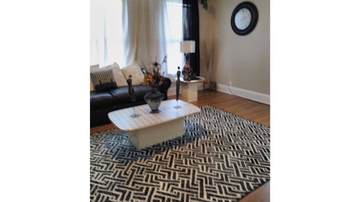 Elmwood Place House | The upstairs unit is a nice comfable place. Its stylish, spacious and relaxing