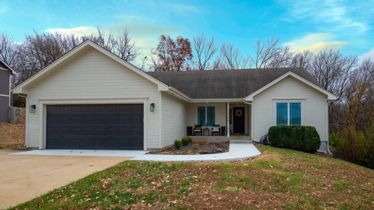 Topeka House | The Uptown Oasis. Kansas comfort.