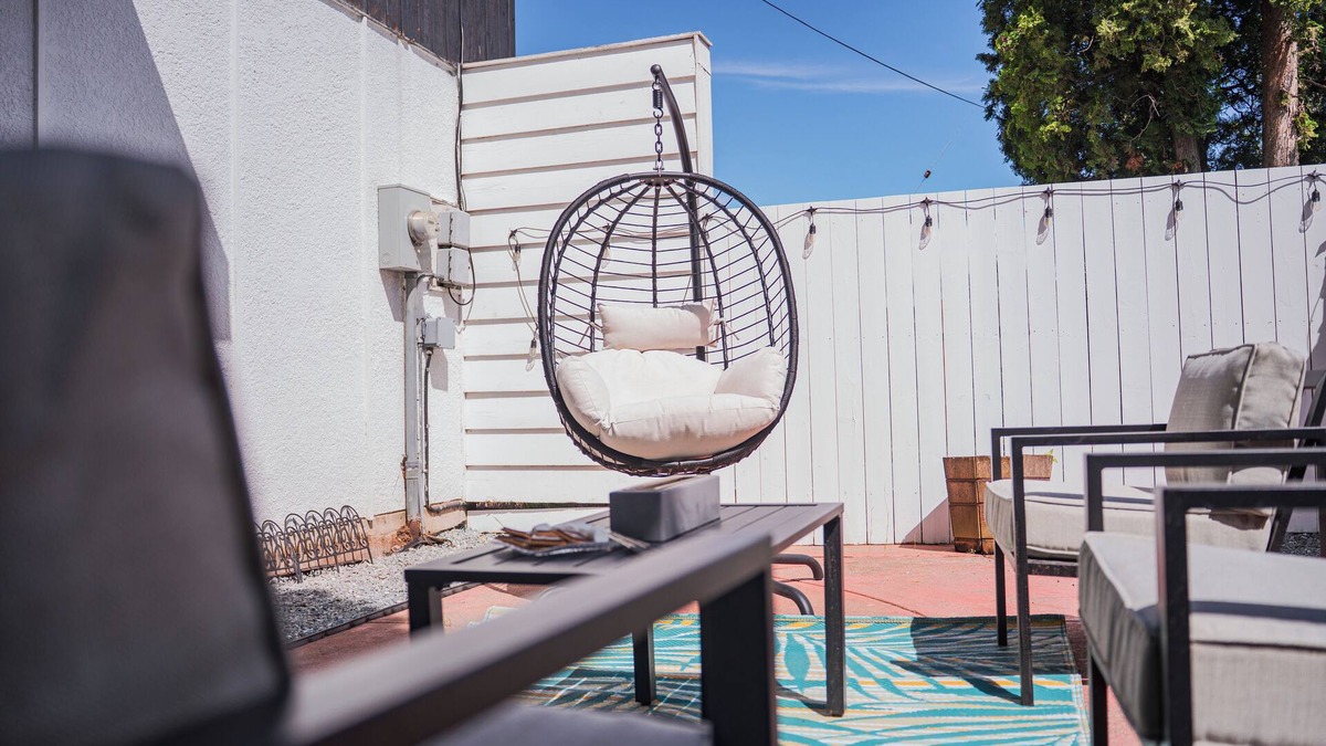 Prince George House | The Urban Nest – 2Bd | Central Stay Near Downtown
