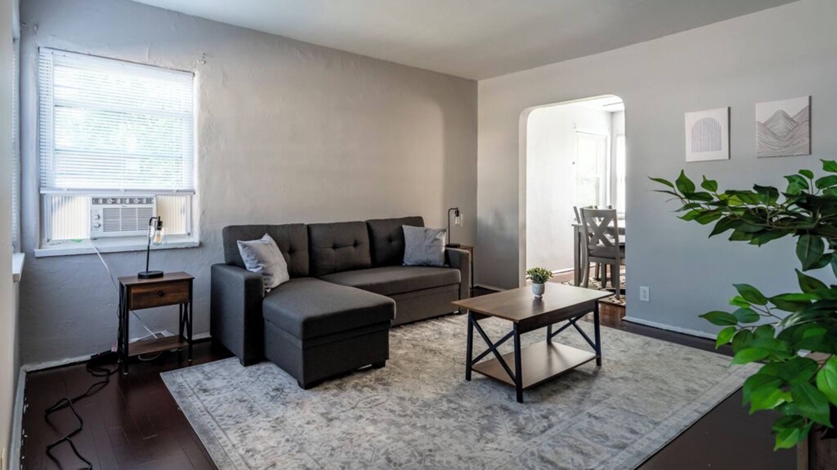 Moraine Apartment | The Urban Nest – 2BR Apt w/Work Desk & Laundry