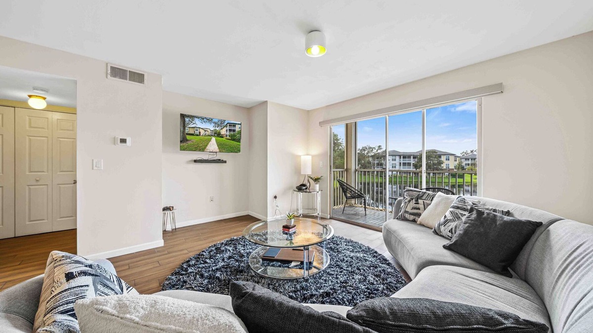 Carrollwood Condo | The Urban Oasis – Serene Views!
