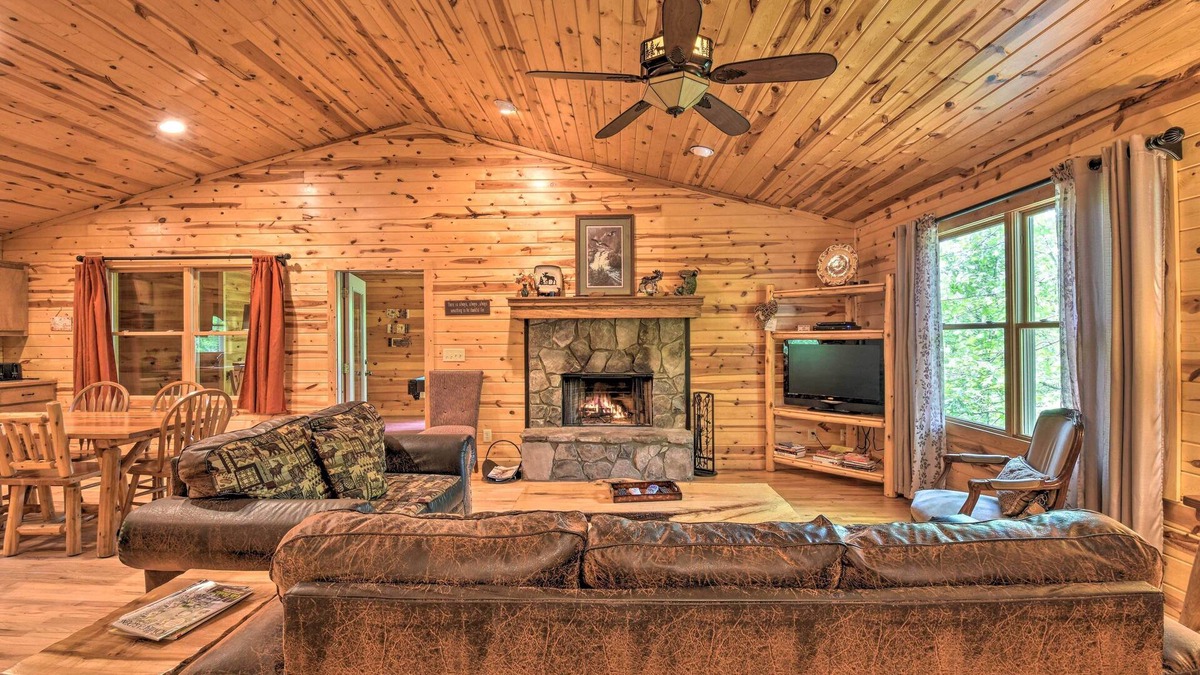 Helen Cabin | ‘The Valley View’ at Sautee Mountain Retreat!