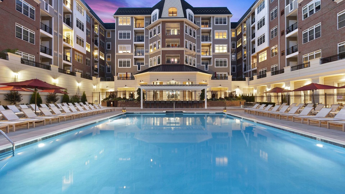 East Garden City Hotel | The Vanderbilt Hotel Suites