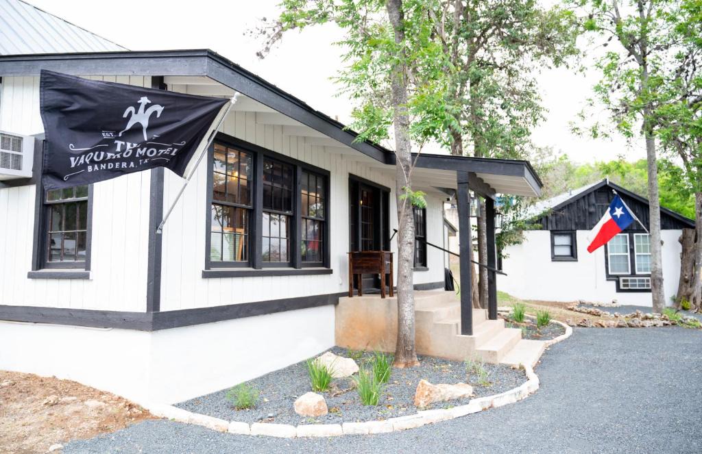 Bandera Hotel | THE VAQUERO MOTEL