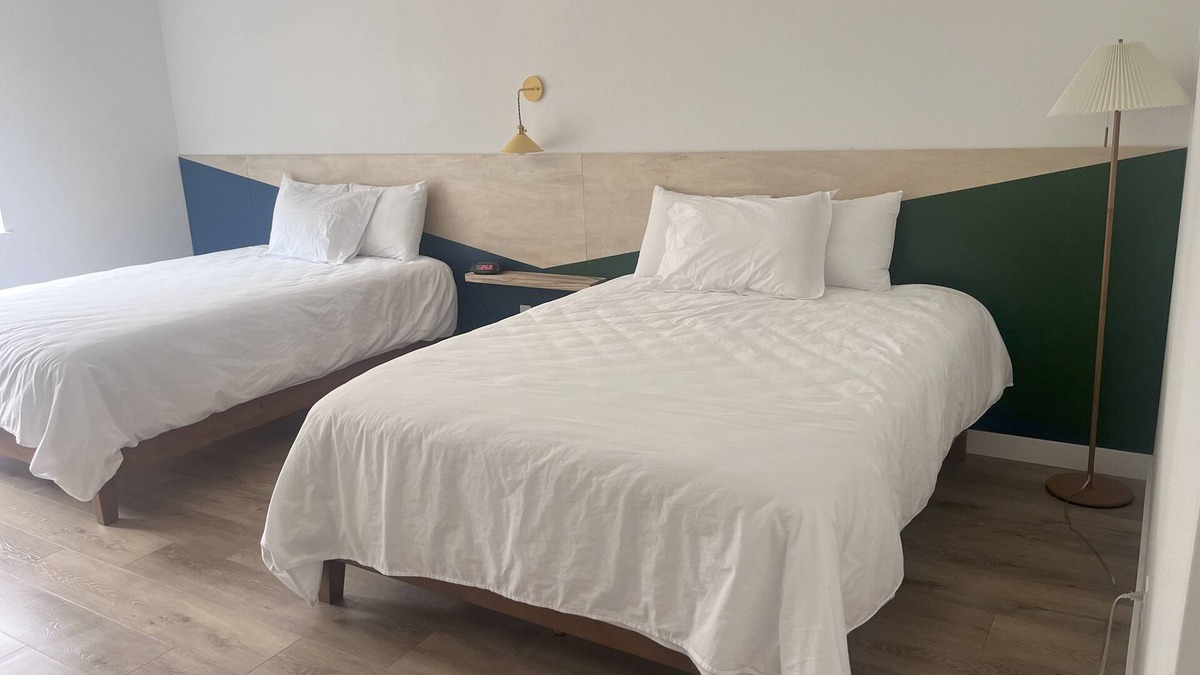 Centralia Hotel | The Varsity Inn North