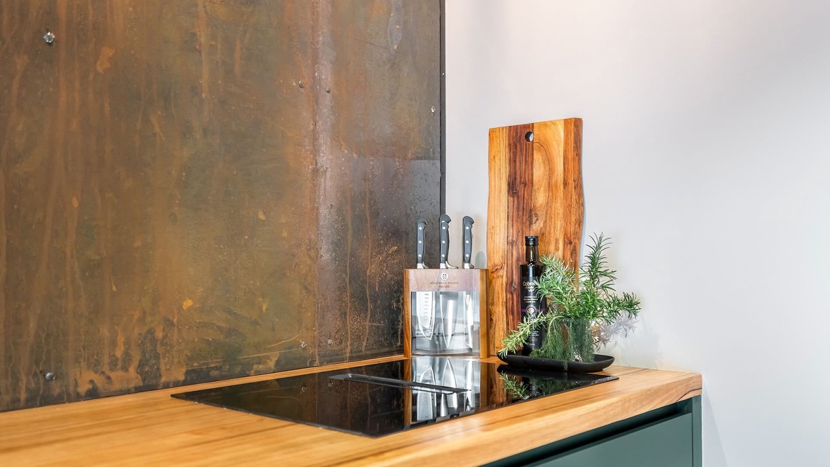 Glebe Apartment | The Vault Unique & Boutique 1 bedroom 70+sm Apartment on the Glebe, Hobart.