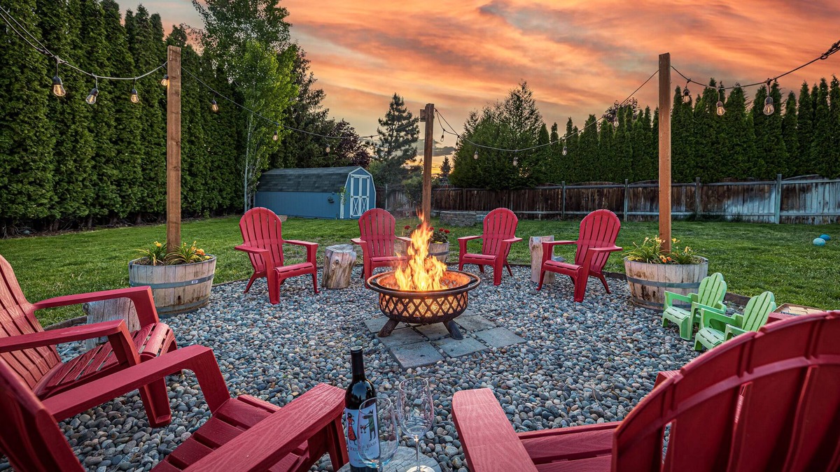 East Wenatchee House | The Veedol House Family Friendly 4bed 3bath (Mountains, River, Wine, Golf!)
