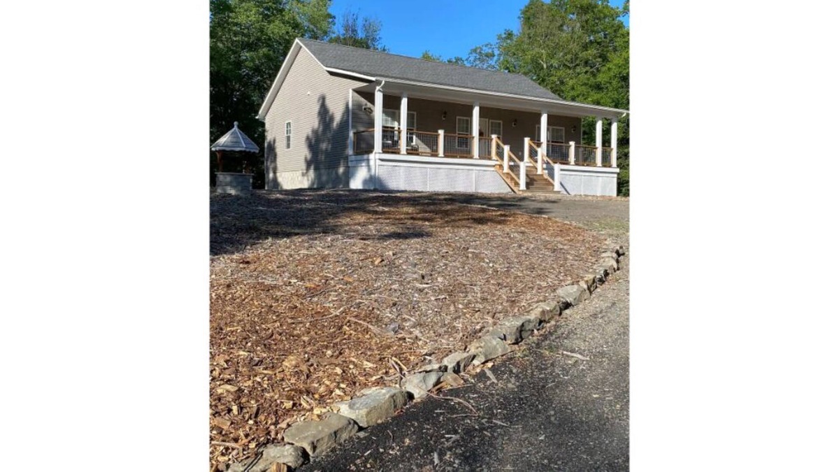 Hyde Park House | The Veteran’s Project is a home on over 100 acres