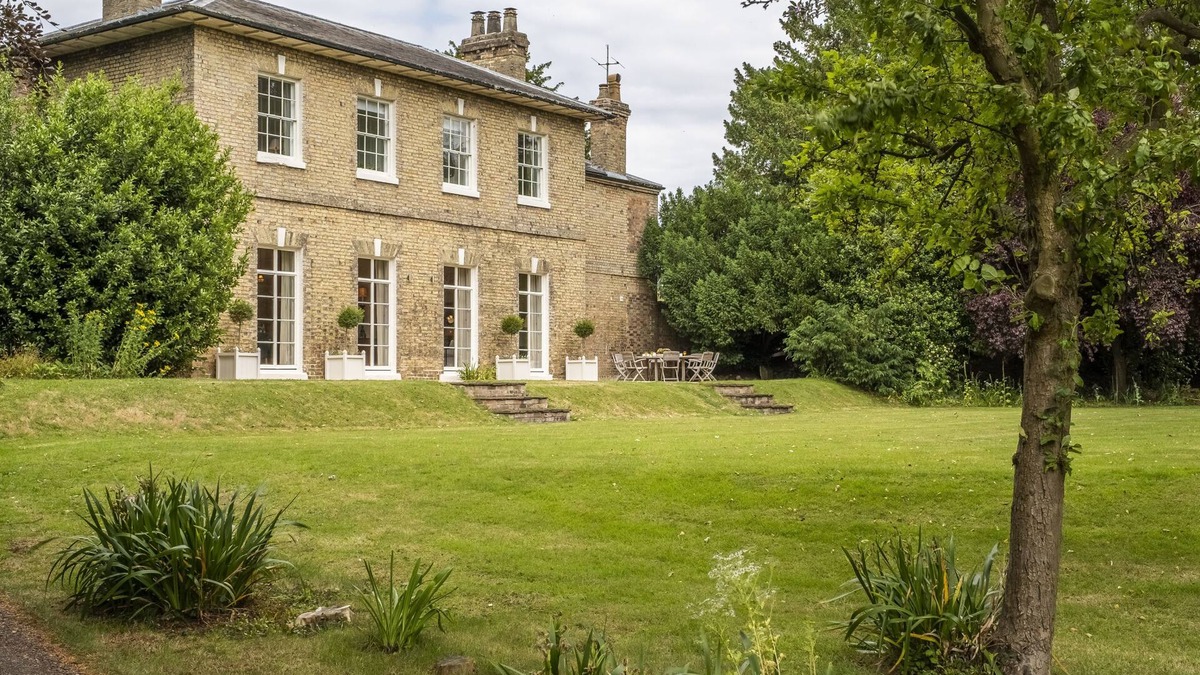 Great Limber Cottage | The Vicarage - a beautiful property sleeping 12 guests in 6 bedrooms