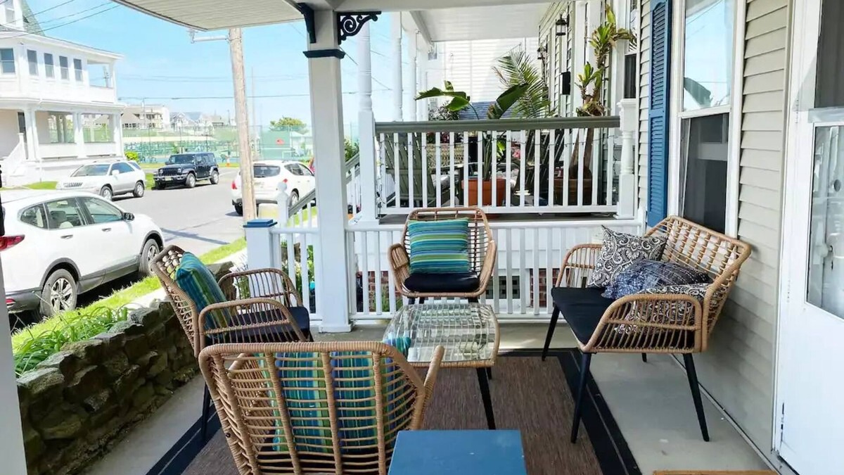 Bradley Beach House | THE VICTORIA & ALBERT. Perfect for Groups - 5 patios, BBQ, 10 Beach Passes.