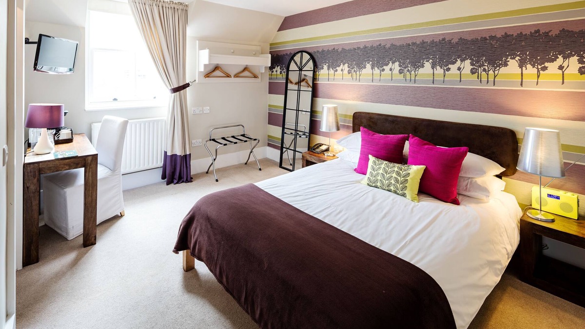 Mortlake Hotel | The Victoria