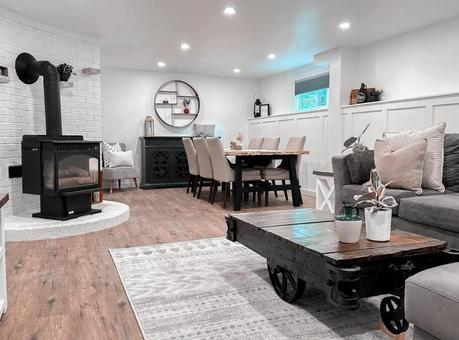 Salem Apartment | The Victoria Suite in Elora- King Bed