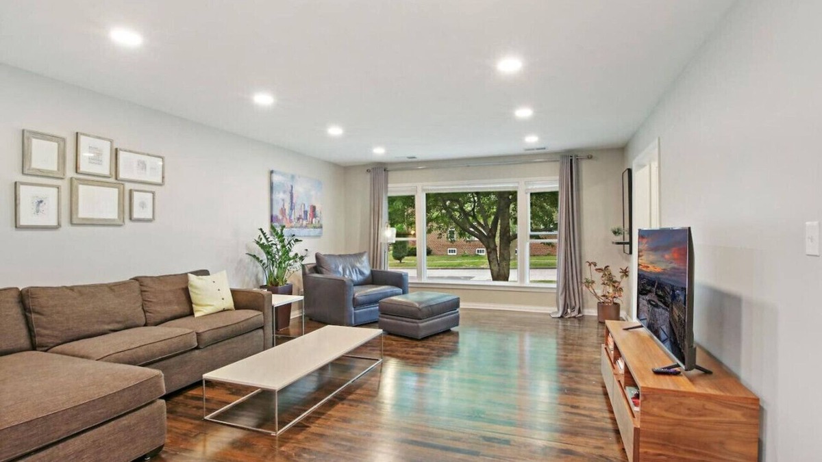 Waukegan House | The Victory Park Ranch