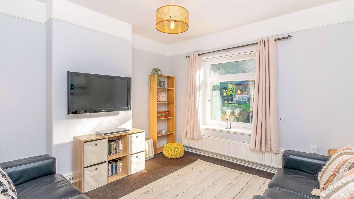 Port Talbot Apartment | The View at Afan Forest Park by StayStaycations