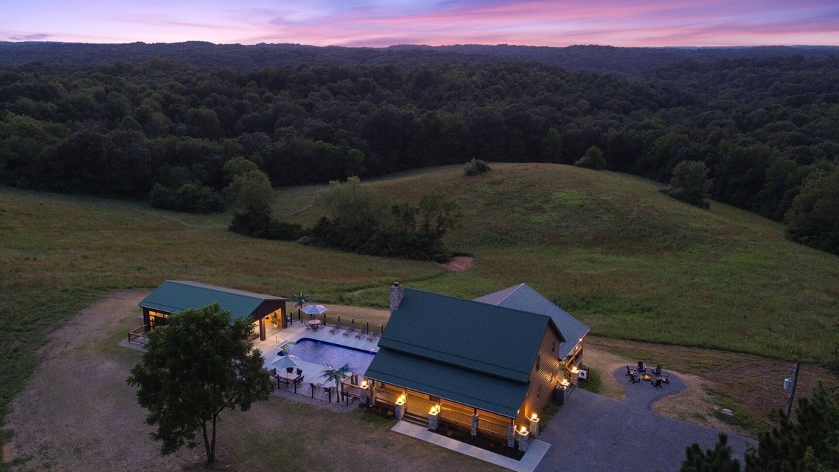 McArthur Cabin | The View at Grizzly Mountain | Hocking Hills