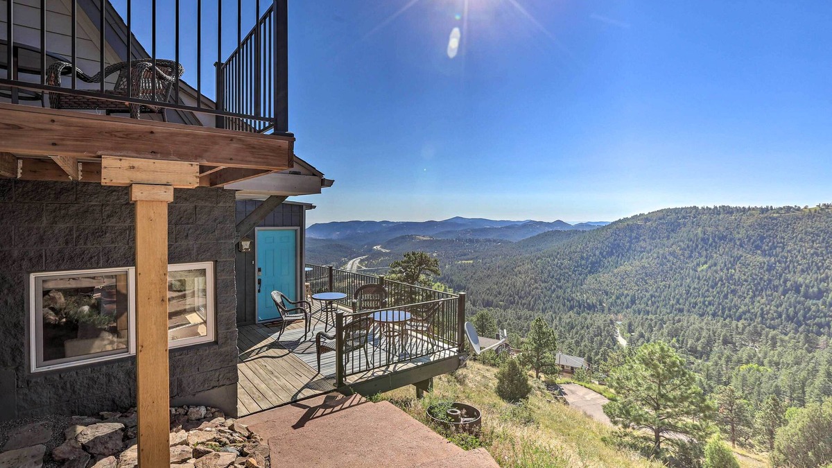 Evergreen Cabin | The View at Mountain Retreat By Red Rocks & Golden