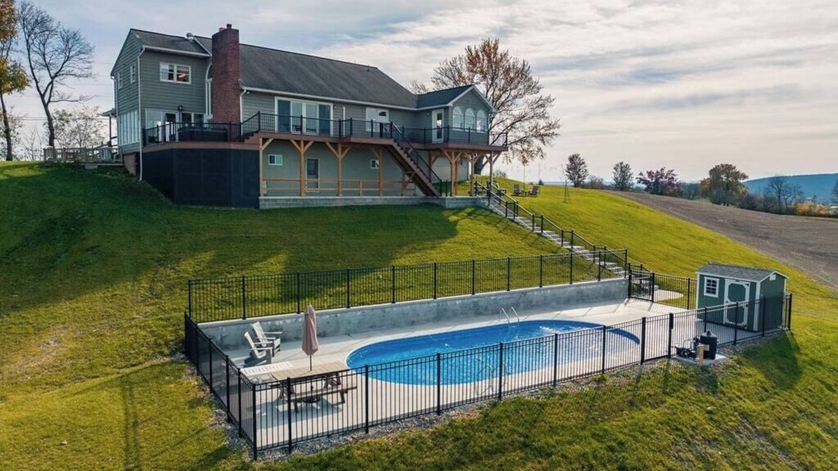 Mifflinburg House | The View at Stoney Acres | Pool + Hot Tub + Views