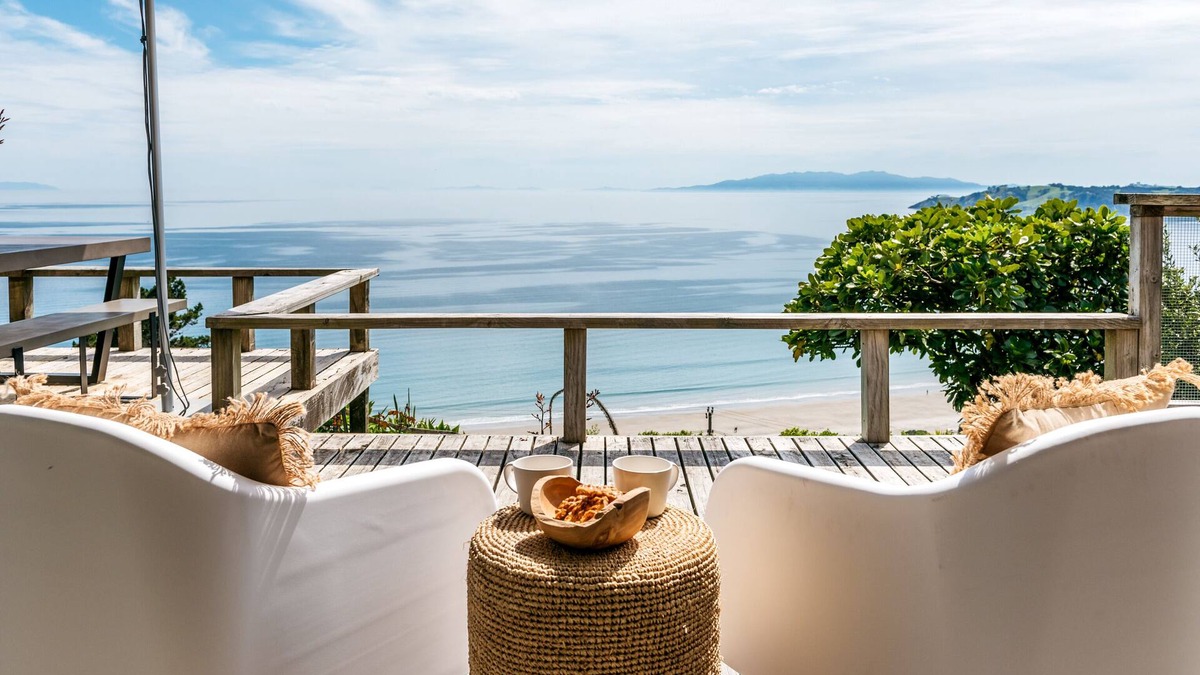 Onetangi House | THE VIEW | Coast & Country | WINTER DEAL - Stay for 3, pay for 2