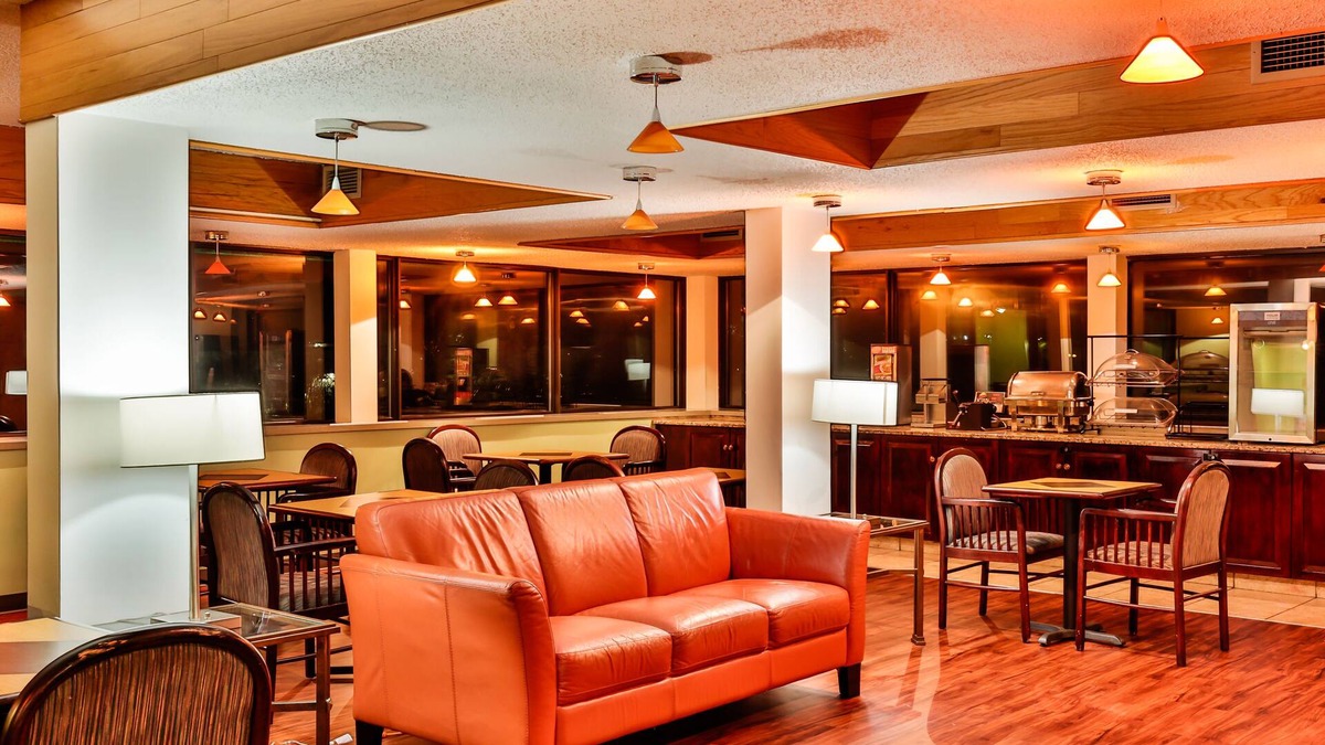 Butztown Hotel | The View Inn & Suites