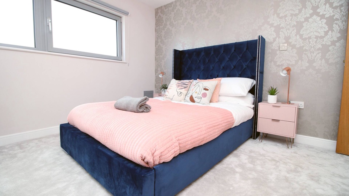 Cardiff City Centre Apartment | The View - Luxury Flat w/Parking