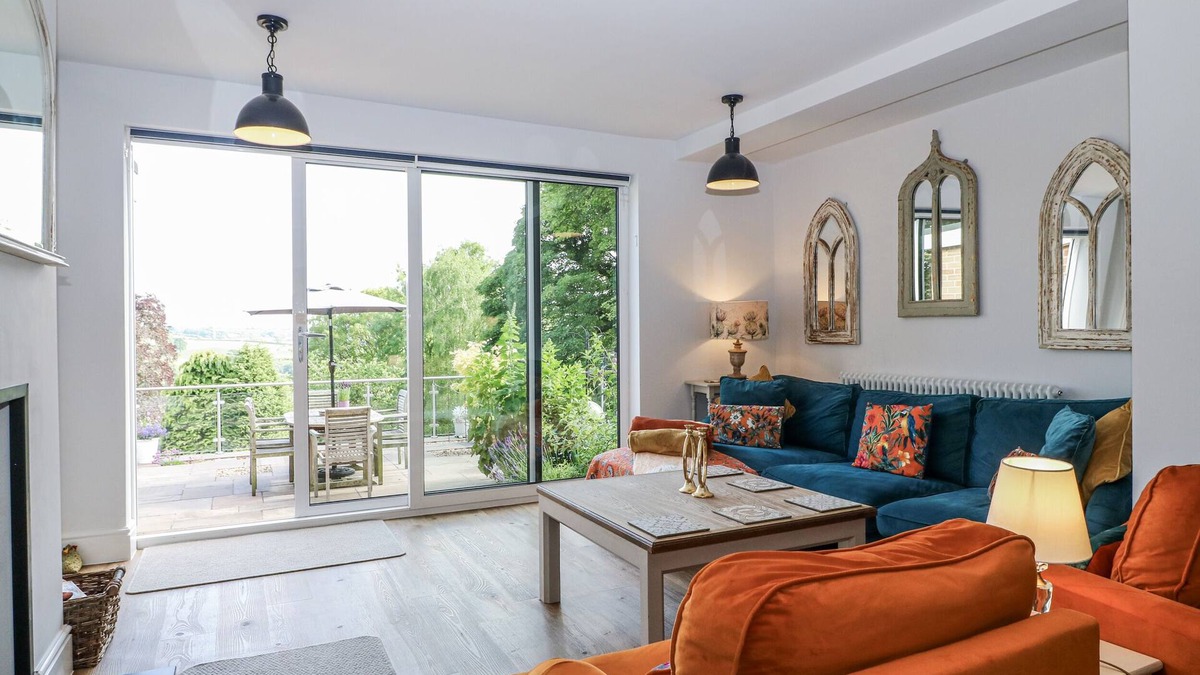 Knockerdown Cottage | THE VIEW @ ORCHARD VIEW, luxury holiday cottage in Hognaston