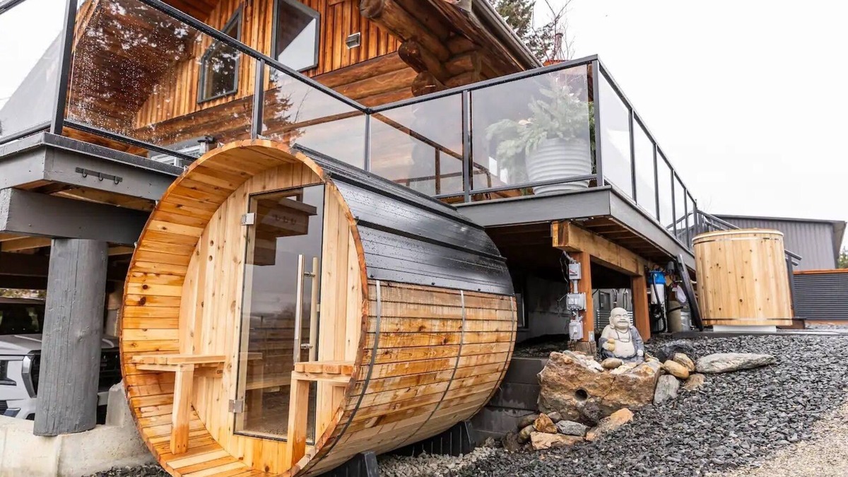 Vernon Ski Chalet | The View Point Lodge