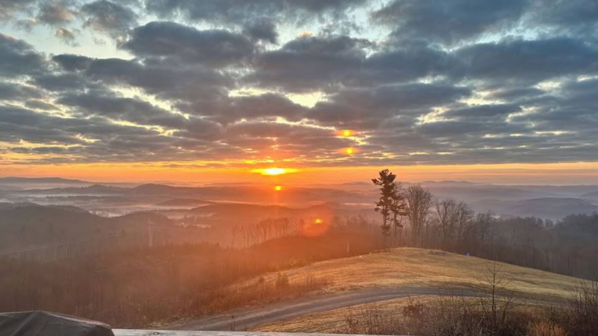 Cool Ridge RV Rental | The VIEW! Private Campsite By New River Gorge Park
