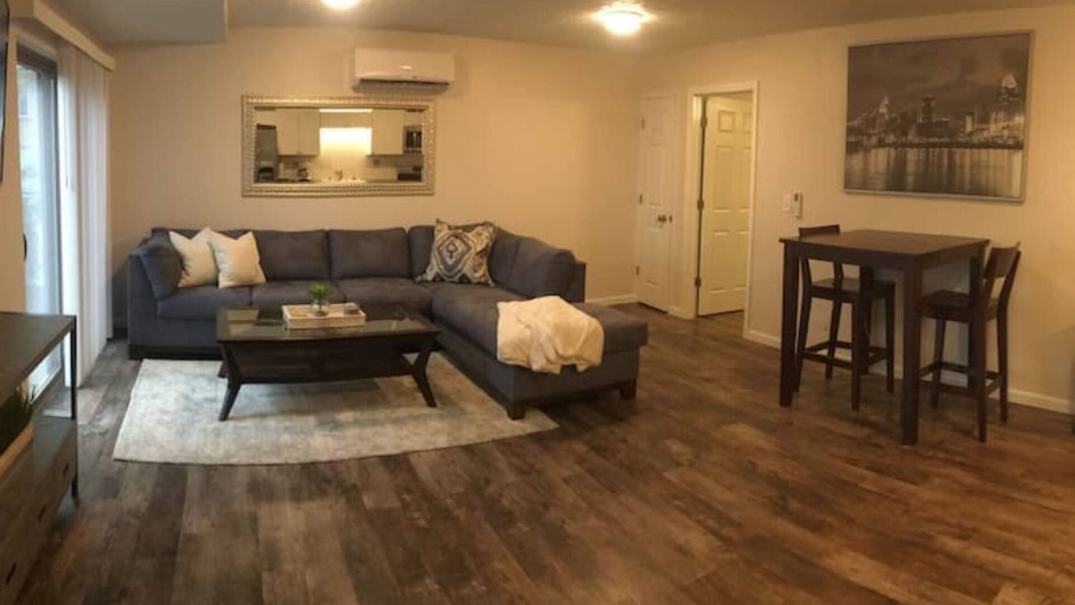 East Price Hill House | β€οΈ π The View-Stylish Interior- Min to downtwn π β€οΈ