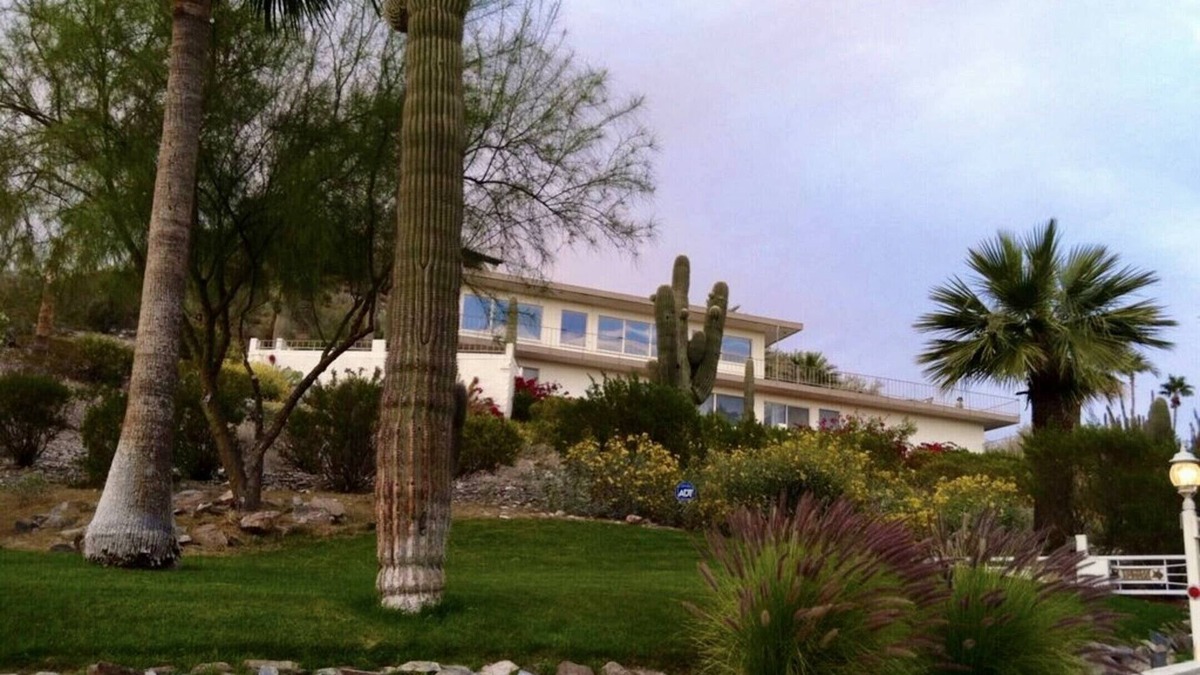 Camelback East House | The ViewPointe- Location! Views - Mountain & Skyline in Central Phoenix