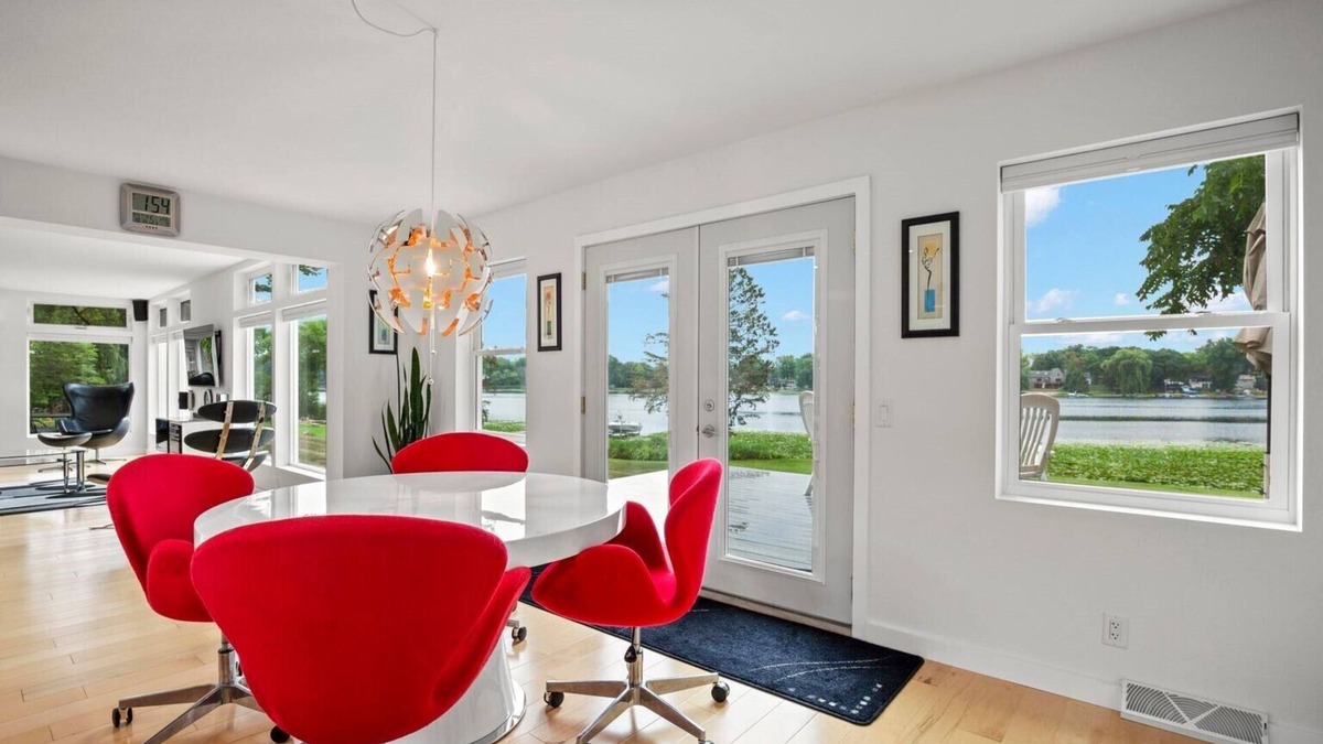 Waterford House | The views are amazing inside and out. Modern lake house with a double lot.