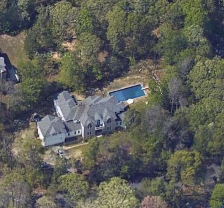 Hampton Bays Villa | The Villa at Hampton Bays.Hampton's Summer Escape Nightlife Pool Spa.