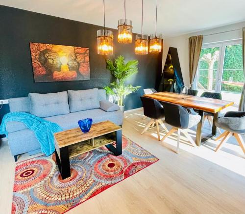 Waggershausen Villa | The Villa Toscana, a serene retreat in Center of Friedrichshafen City with lush green lawns, terrace & private garage- Lidl, Bakery walking distance- Bodenseecenter, Sportsbad 3 mins, Lake 7 mins