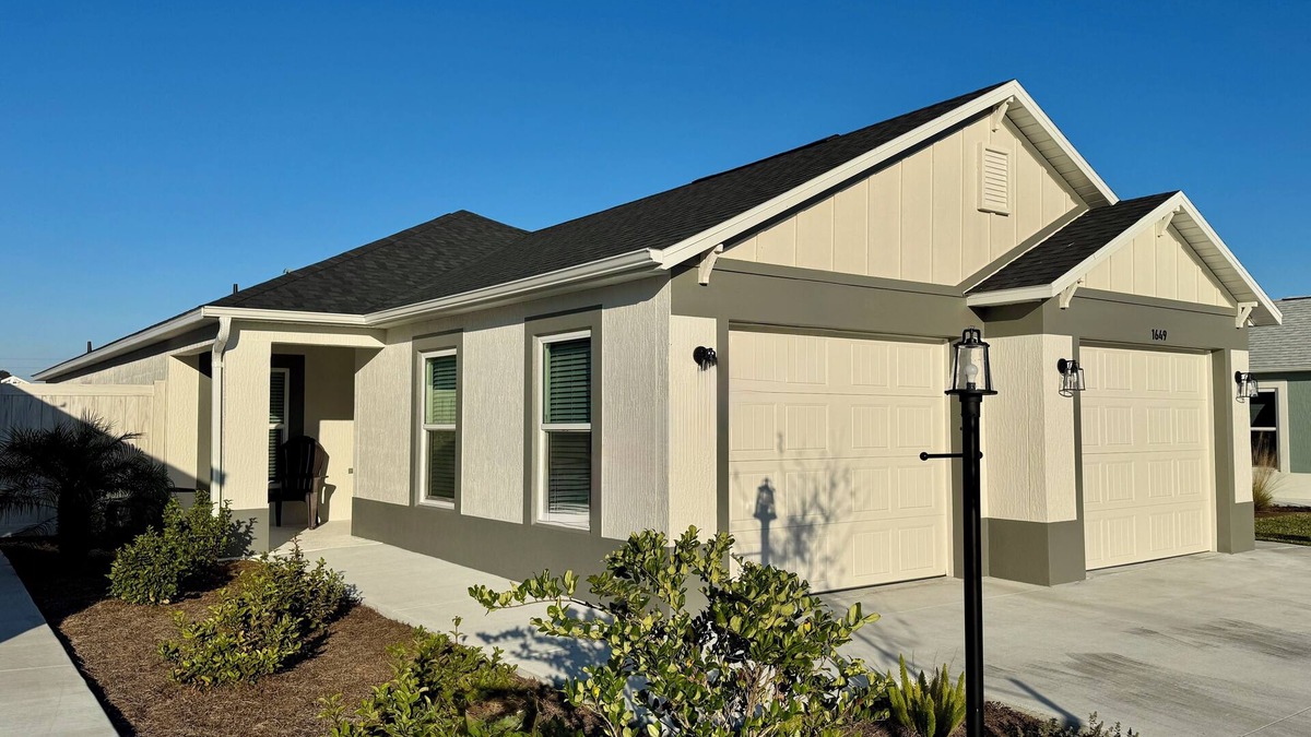 Sumter County House | The Villages 2/2 + Office in The Village of Moultrie Creek