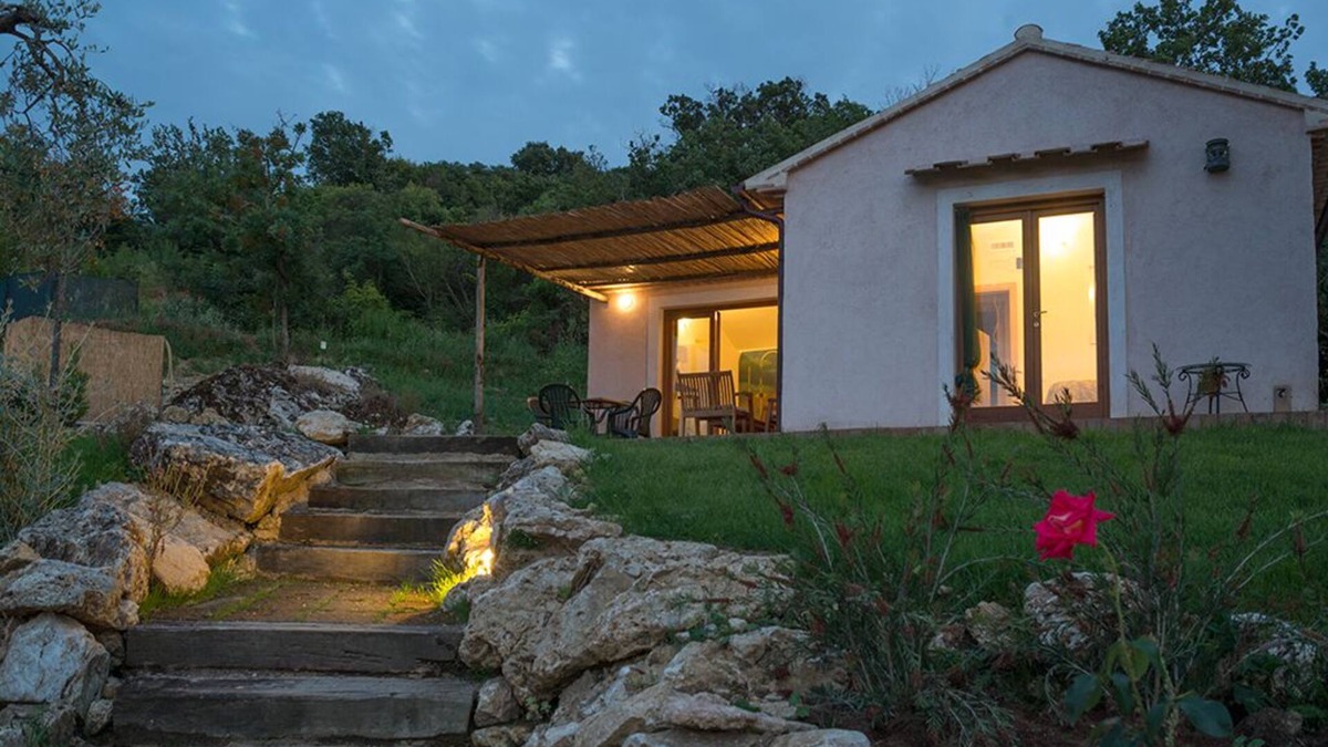 Saturnia Villa | The Villino, detached cottage with shared pool