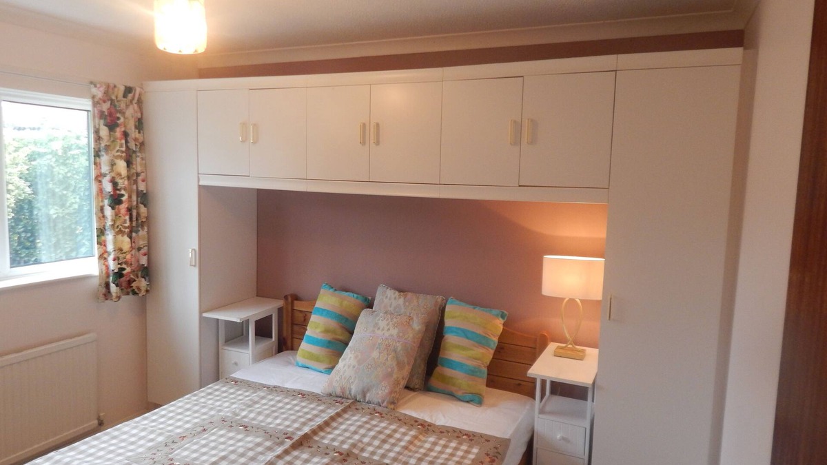 Cherry Hinton House | The Vinyard - Corporate & family stay with parking