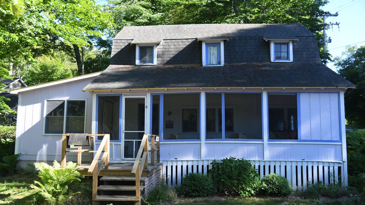 Frankfort House | The Violet Cottage