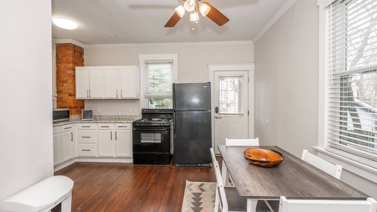 Hyde Park Condo | The Vista View Villa 1 – Amazing Getaway for 2! 10 Min to Downtown