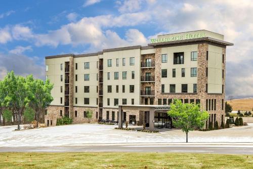 Walnut Creek Hotel | The Wallhouse Hotel, an Ascend Collection Hotel