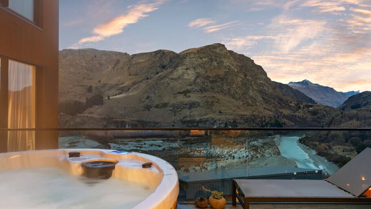 Arthur's Point Apartment | The Wanderlust-Luxurious Queenstown Retreat