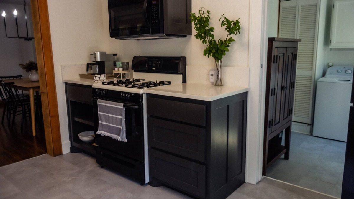 Stephenville House | The Warmer Place - Charming Bungalow near TSU