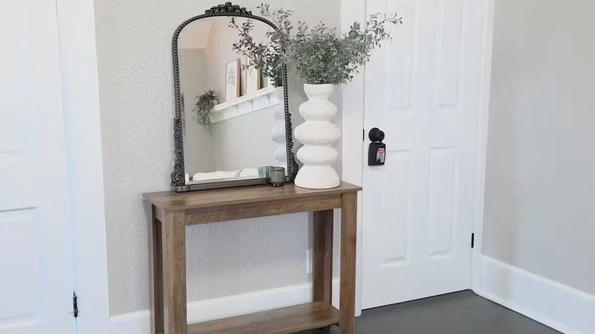 Cedarburg Apartment | The Washington Suite on the main street in Downtown Cedarburg
