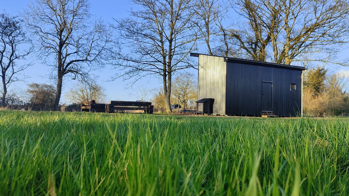Woodbridge Cabin | The Water Shack - Amazing tiny house retreat