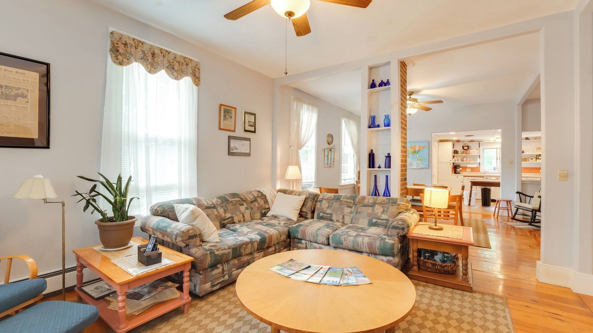 Cornish House | 'The Watson House' ~ 16 Mi to Sebago Lake!