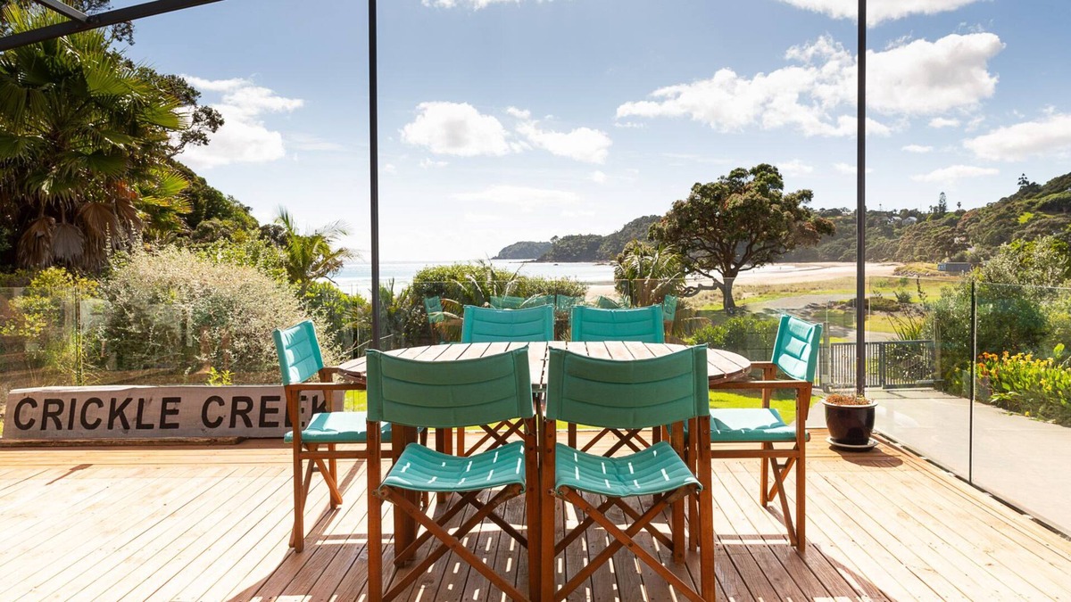 Matapouri House | The Waves at Sandy Bay