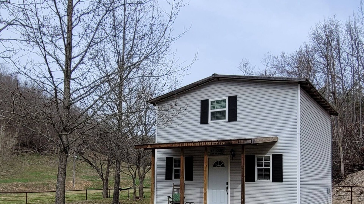 Jasper House | The Wee Nook, just 3 miles from Carver Landing!