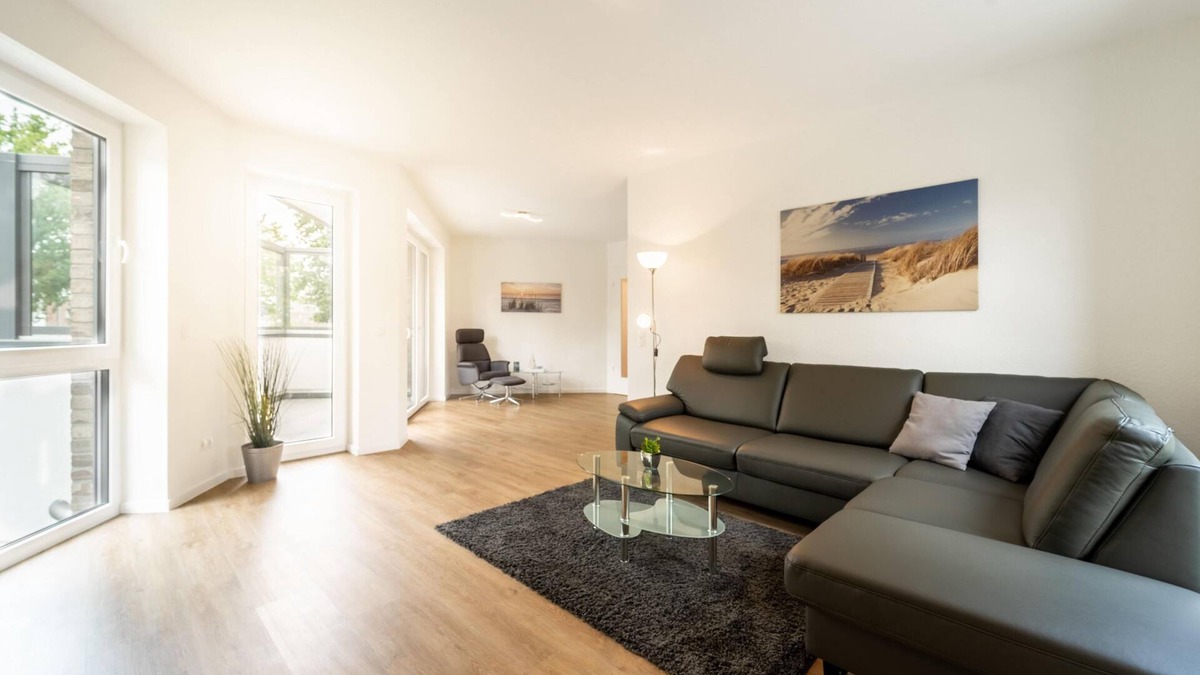 Bad Zwischenahn Apartment | The "Weißer Weg" vacation apartment offers 81 square meters of modern comfort for up to four people.