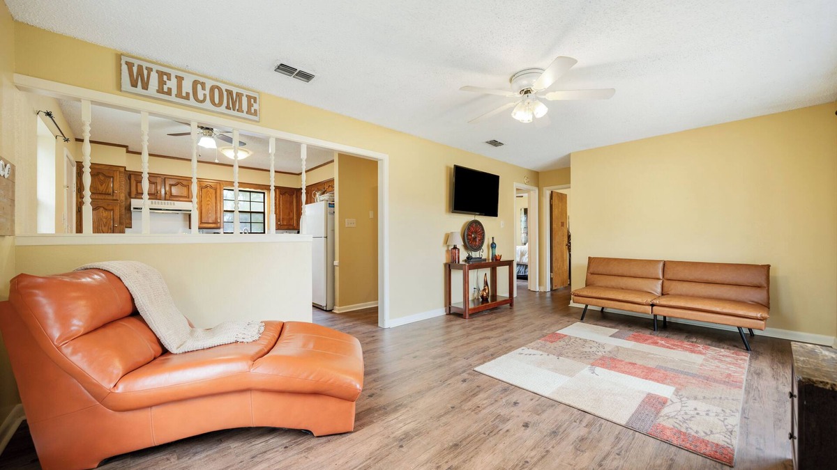 Texarkana House | The Welcome Lounge