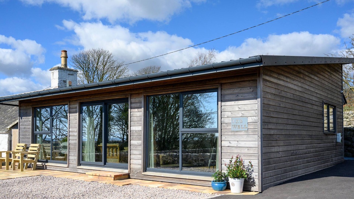 Sandyhills Cottage | The Well - a cottage that sleeps 4 guests in 2 bedrooms